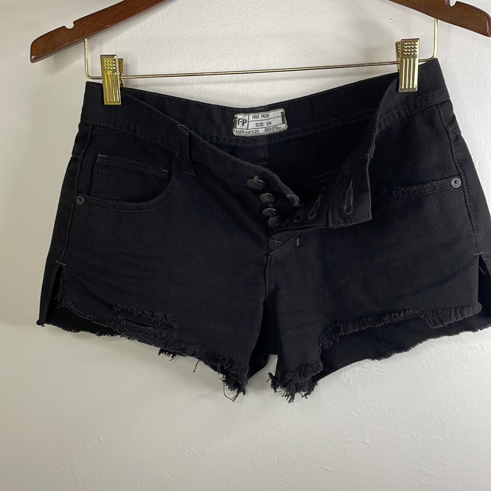 FP FREE PEOPLE BLACK SHORTS Size W 24 U.S.A.COD # 0159. - Picture 3 of 14